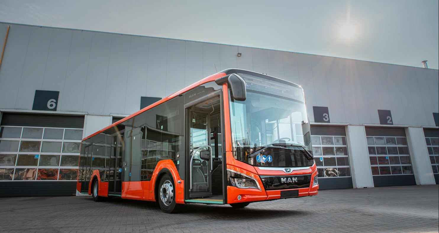 Pirmasis modernus hibridinis autobusas jau Kaune